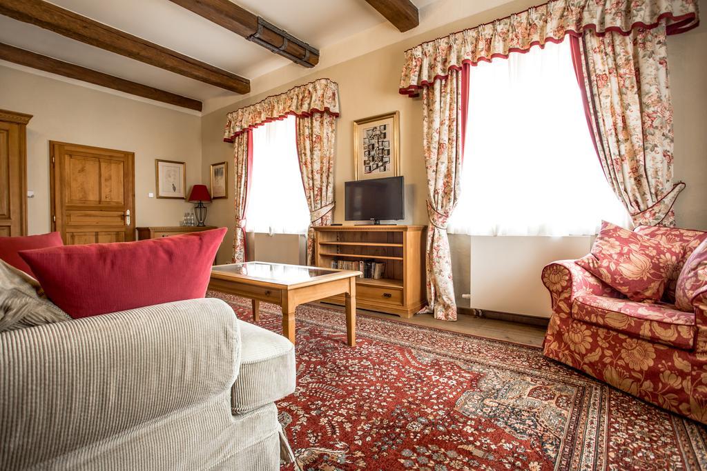 Hotel Dvur Hoffmeister Velké Číčovice 외부 사진