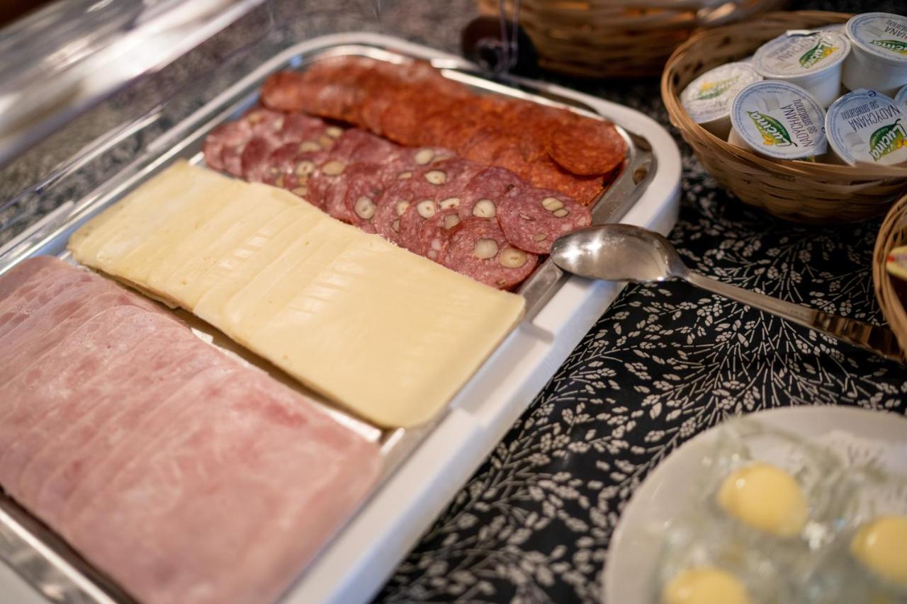 Hotel Dvur Hoffmeister Velké Číčovice 외부 사진